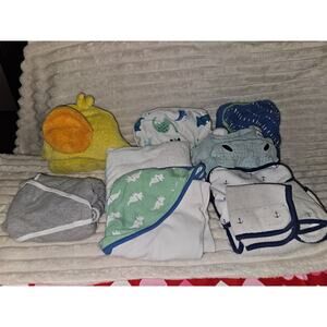 Lot of 8 Infant Hooded Bath Towels & 2 Washcloths Various Designs & Textures